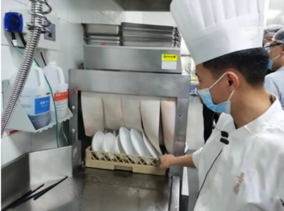 餐廳餐具不消毒 最高罰款5萬元!大連市市場監管局發布《關于加強復用餐飲具消毒管理的告知書》